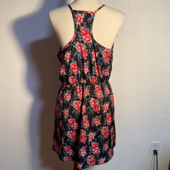 Final Touch dress - Picture 4 of 5